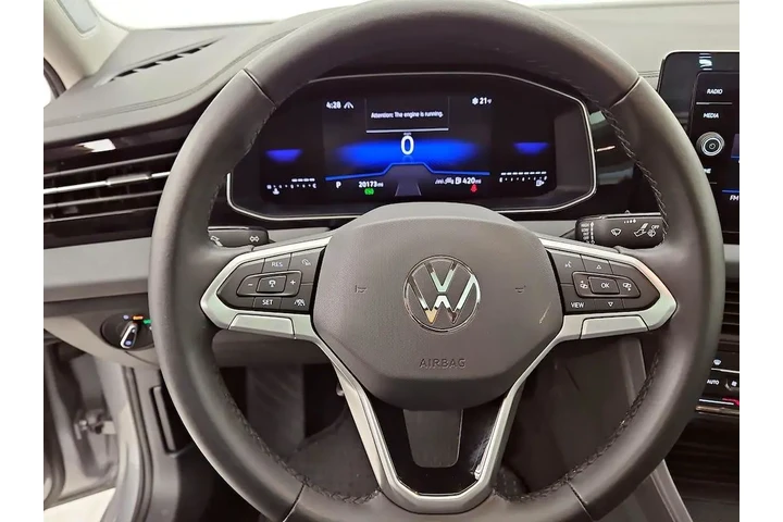 $21998 : Volkswagen Jetta 2025 SE 4dr image 10