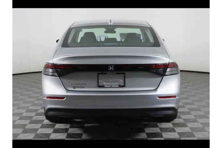 $28875 : Honda Accord 2024 EX 4dr Sed image 6