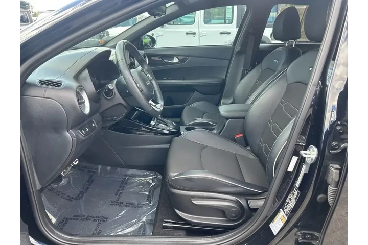 $21810 : Kia Forte 2023 GT-Line 4dr S image 9