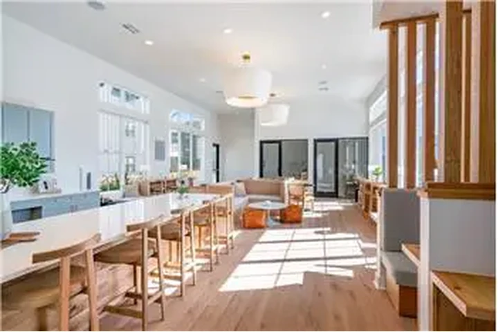 $1783 : Rental property with 2 bedro image 3