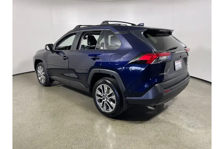 $20998 : Toyota RAV4 2019 XLE Premium image 5