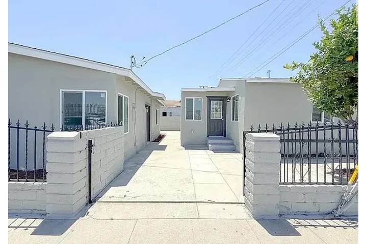 $1100 : Ready to move in. 2bed & 2.5ba image 1