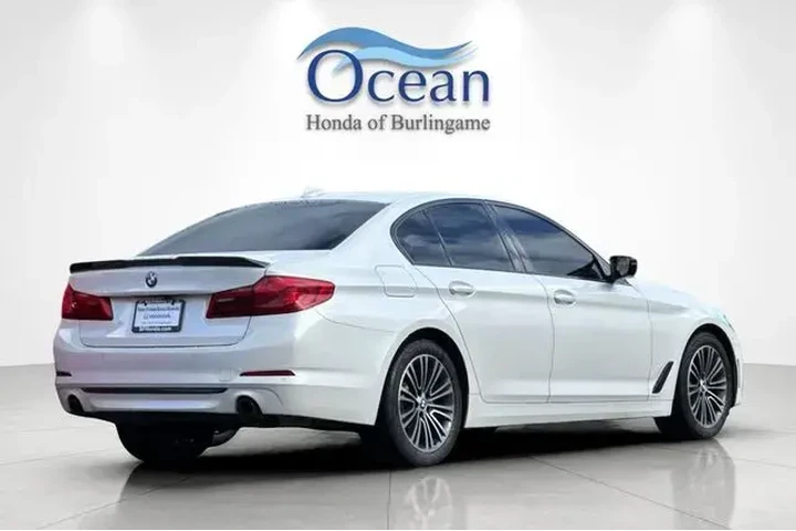 $17994 : BMW 5 Series 2019 530i 4dr S image 4