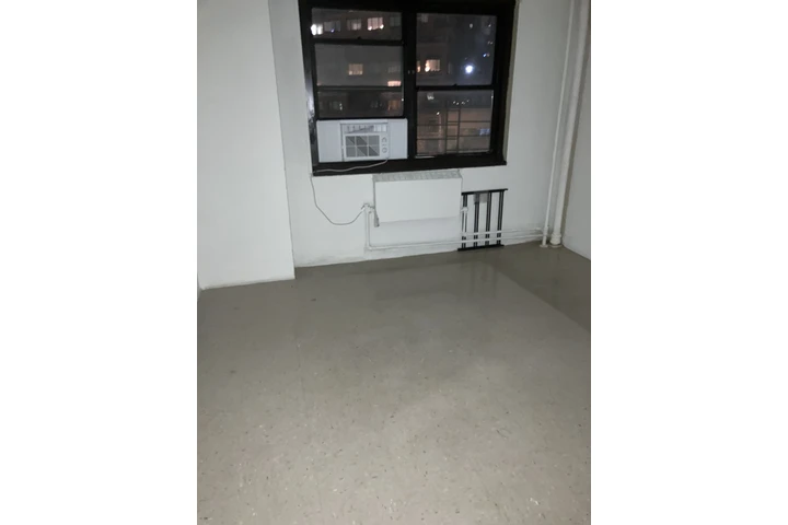 $850 : Cuarto en renta image 3