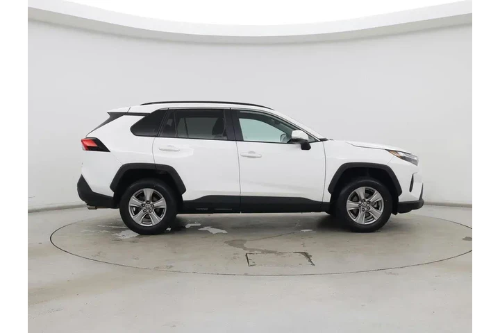 $28998 : Toyota RAV4 2023 AWD XLE 4dr image 7
