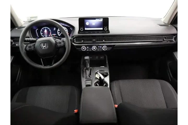 $23995 : Honda Civic 2024 LX 4dr Seda image 4