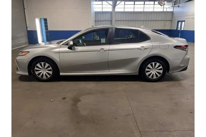 $20972 : Toyota Camry Hybrid 2022 LE image 6