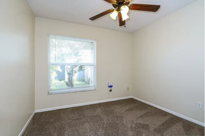 $2345 : GOOD USE SINGLE HOME image 5