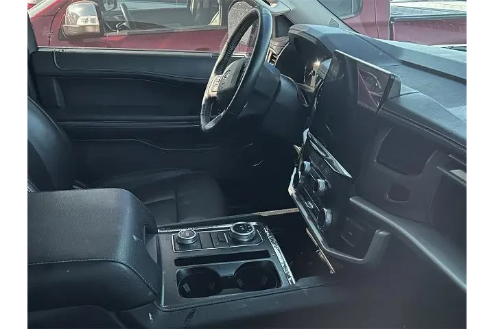 $35995 : Ford Expedition 2022 4x4 XLT image 7