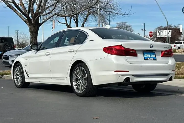 $19995 : BMW 5 Series 2019 530e iPerf image 6