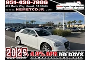 Chrysler 300 2023 Touring 4d