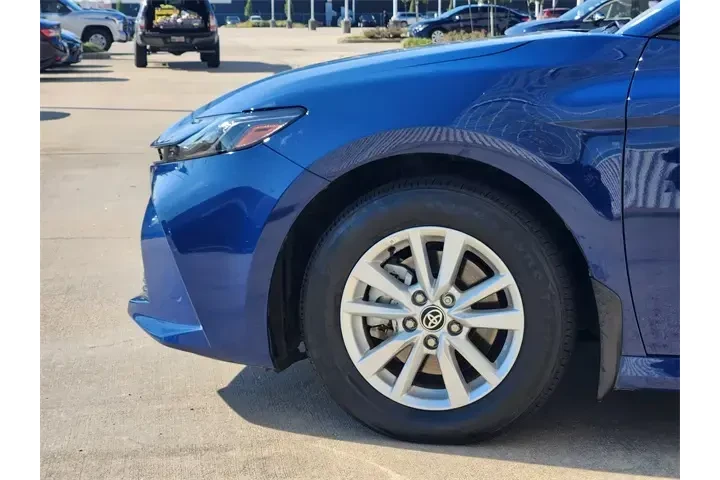 $29987 : Toyota Camry 2025 AWD SE 4dr image 8