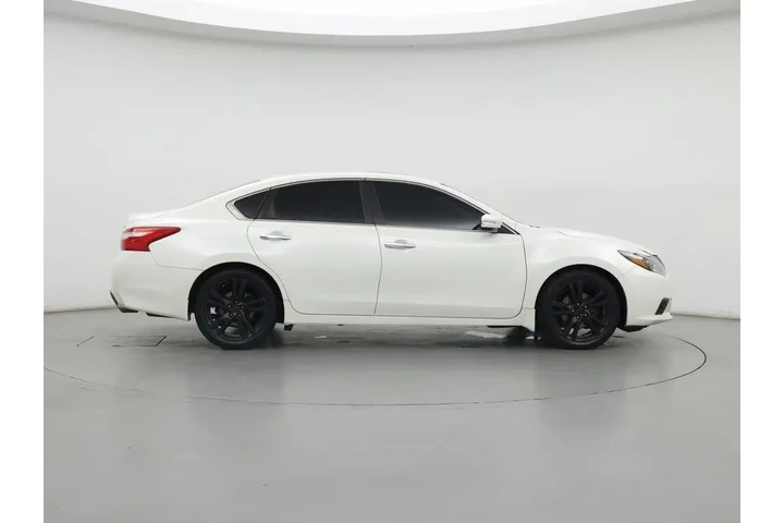 $13998 : Nissan Altima 2016 3.5 SL 4d image 7