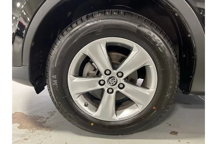 $16588 : 2015 RAV4 XLE image 9