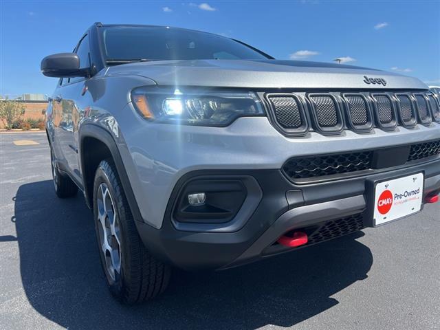 $24800 : PRE-OWNED 2022 JEEP COMPASS T image 10