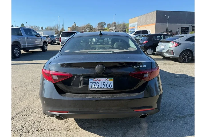 $14000 : Alfa Romeo Giulia 2017 Ti 4d image 4