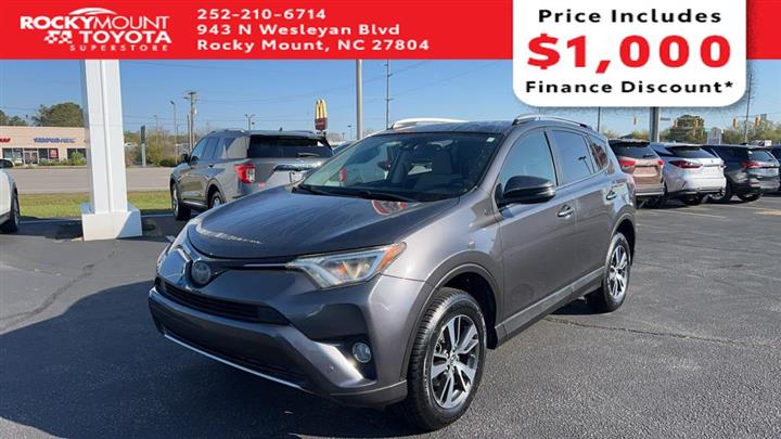 $16890 : PRE-OWNED 2016 TOYOTA RAV4 XLE image 3