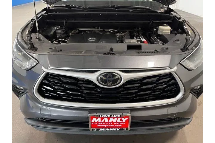 $25941 : Toyota Highlander 2021 XLE 4 image 9