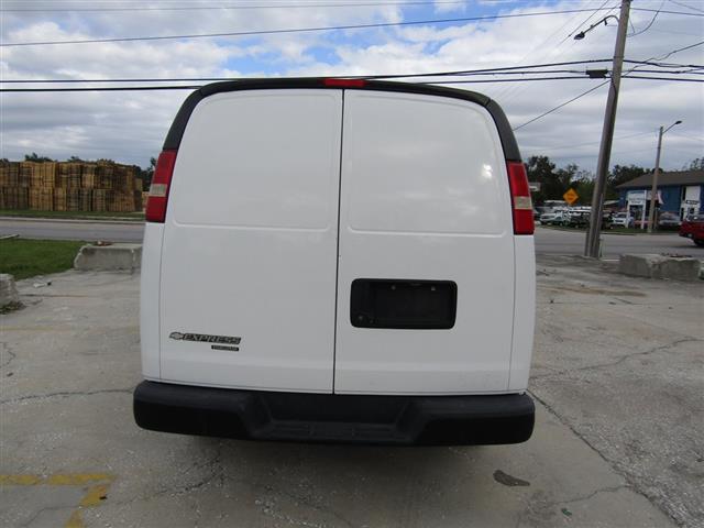 $16995 : 2013 G2500 Vans image 8