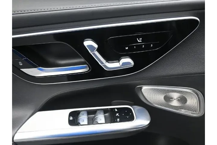 $39615 : Mercedes-Benz GLC 2025 GLC 3 image 10