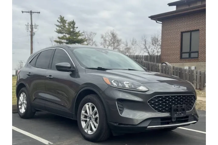 $6999 : 2020 Escape SE image 3