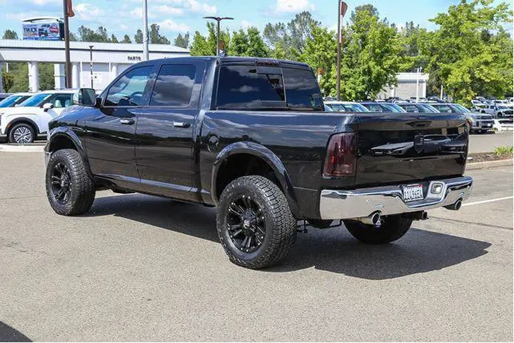 $28992 : Ram 1500 2018 4x4 Laramie 4d image 2