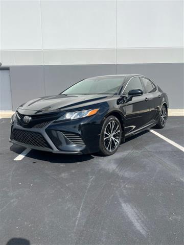 $15999 : 2018 Camry SE image 6