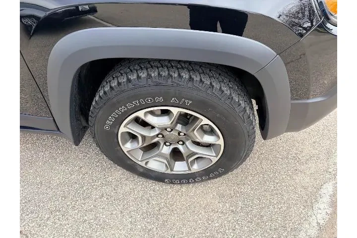 $29855 : Jeep Cherokee 2022 4x4 Trail image 4