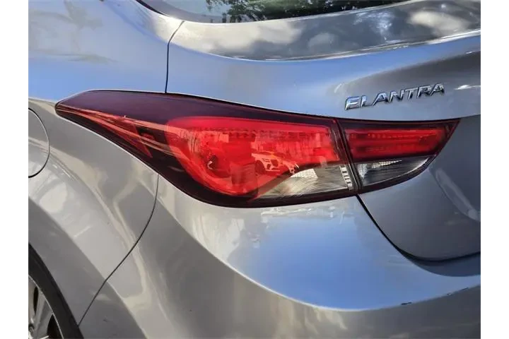 $9542 : Hyundai ELANTRA 2015 SE 4dr image 9