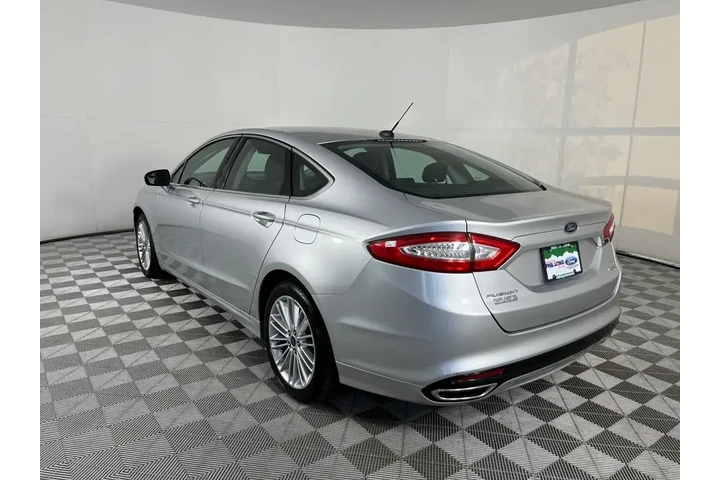 $11892 : Ford Fusion 2016 AWD SE 4dr image 5