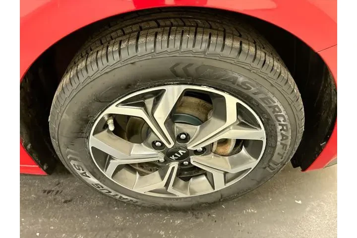 $13291 : Kia Forte 2021 LXS 4dr Sedan image 8