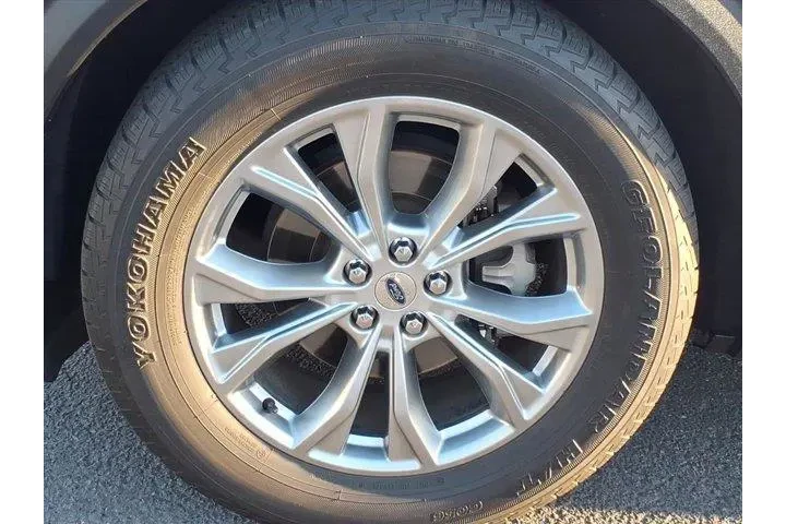 $18900 : Ford Explorer 2020 XLT 4dr S image 8