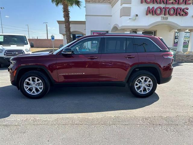 $45995 : Pre-Owned 2022 Grand Cherokee image 9