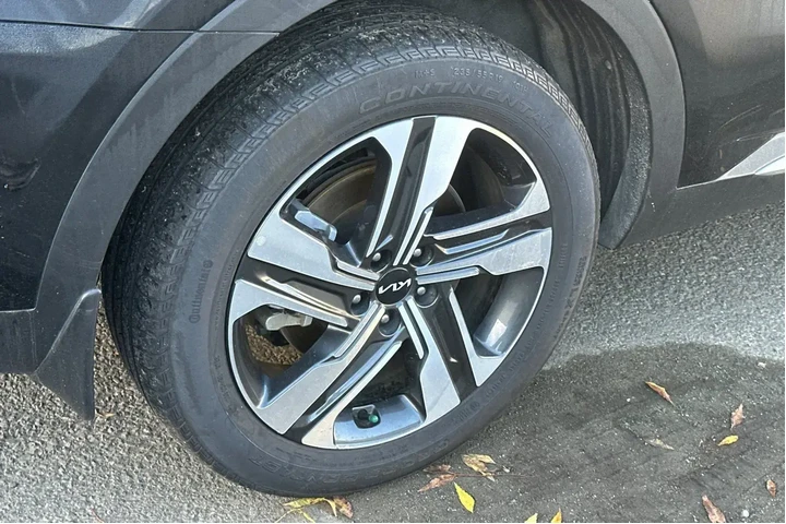 $27990 : Kia Sorento Hybrid 2023 AWD image 7