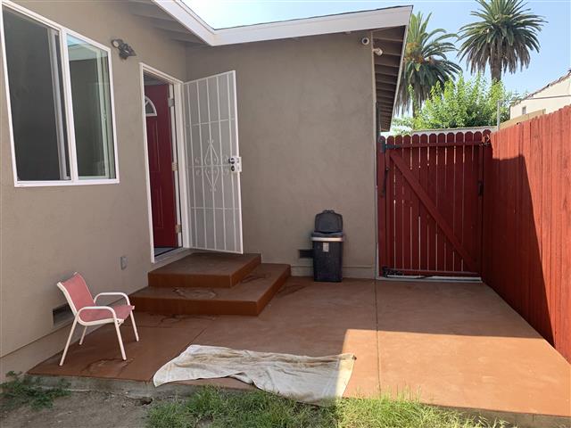 $2750 : RENTO DUPLEX: SLAUSON/VERMONT image 5