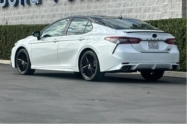 $31995 : Toyota Camry Hybrid 2024 XSE image 6