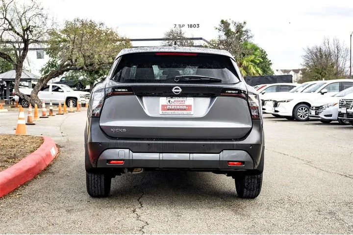 $20999 : Nissan Kicks 2025 S 4dr Cros image 6