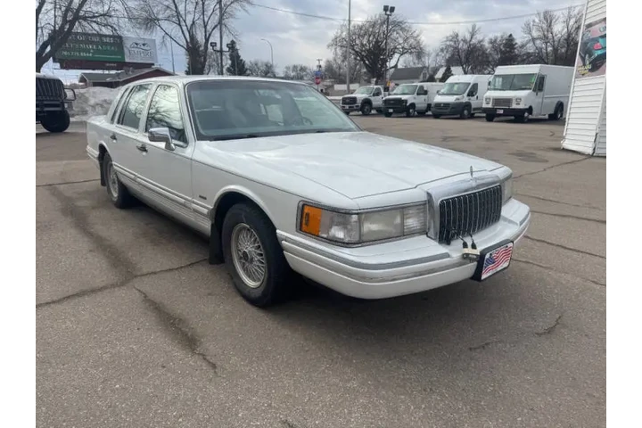 $2990 : 1993 Town Car Cartier image 5