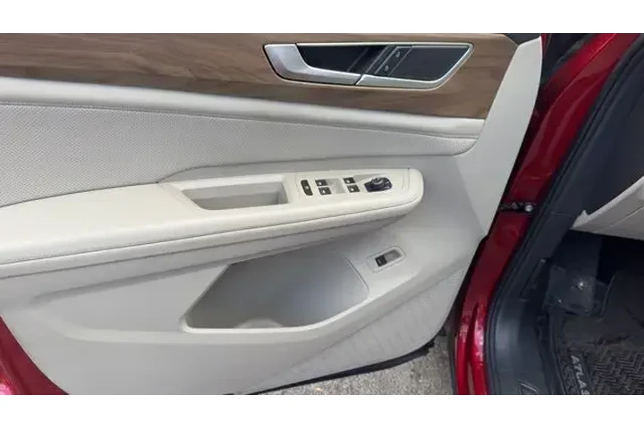 $27998 : Volkswagen Atlas 2024 AWD SE image 9