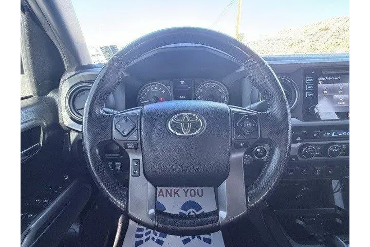 $28913 : Toyota Tacoma 2017 4x4 TRD O image 9