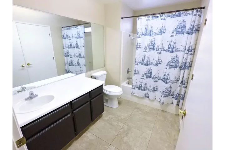 $1300 : Cozy 2-Bedroom and 1-Bathroom image 5