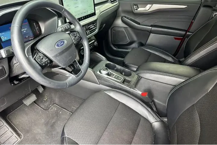 $29077 : Ford Escape Plug-In Hybrid 2 image 6