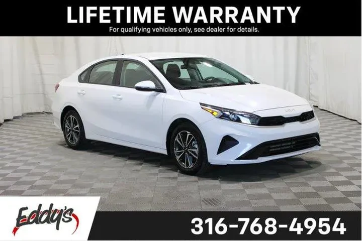 $20982 : Kia Forte 2023 LXS 4dr Sedan image 1