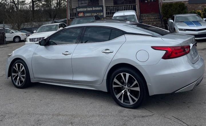 $10900 : 2017 Maxima 3.5 S image 9