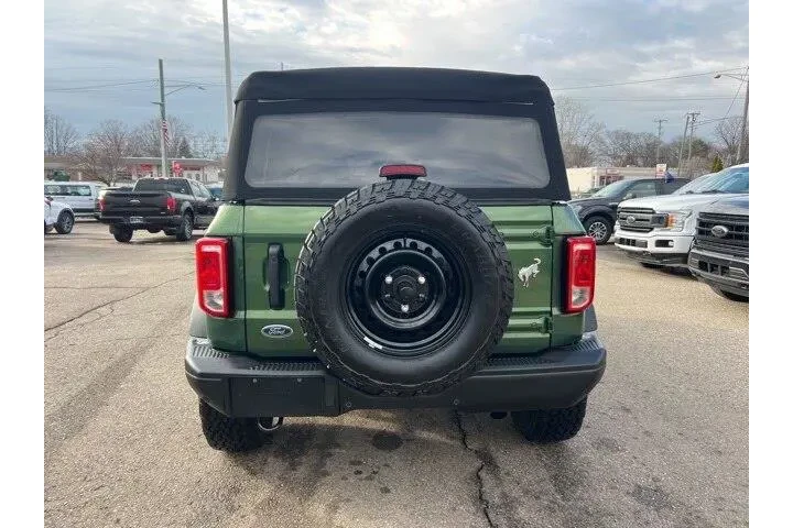 $35999 : Ford Bronco 2023 4x4 Black D image 5
