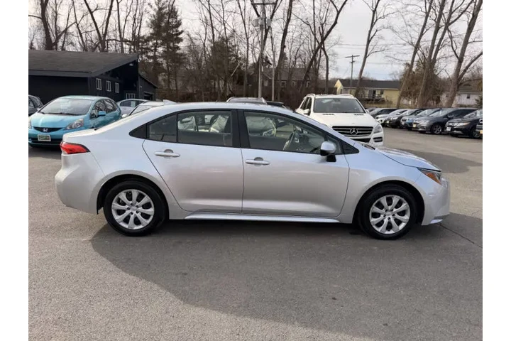 $19995 : 2023 Corolla LE image 9