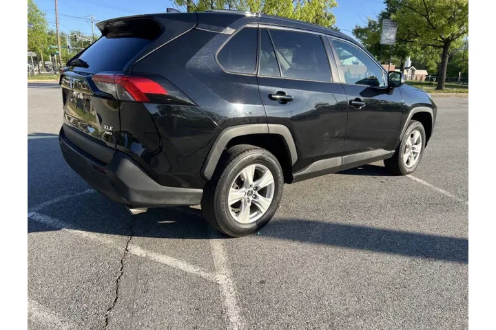 $19900 : 2021 RAV4 XLE image 6