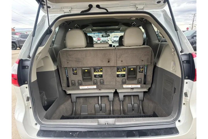 $25499 : Toyota Sienna 2017 AWD XLE 7 image 3