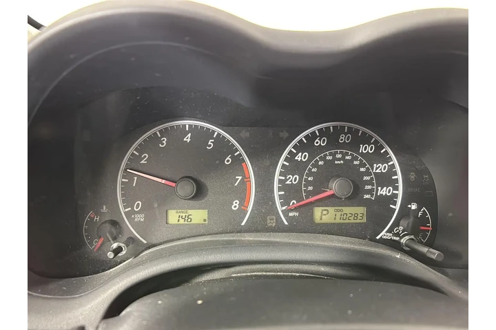 $15000 : 2013 Corolla LE image 3