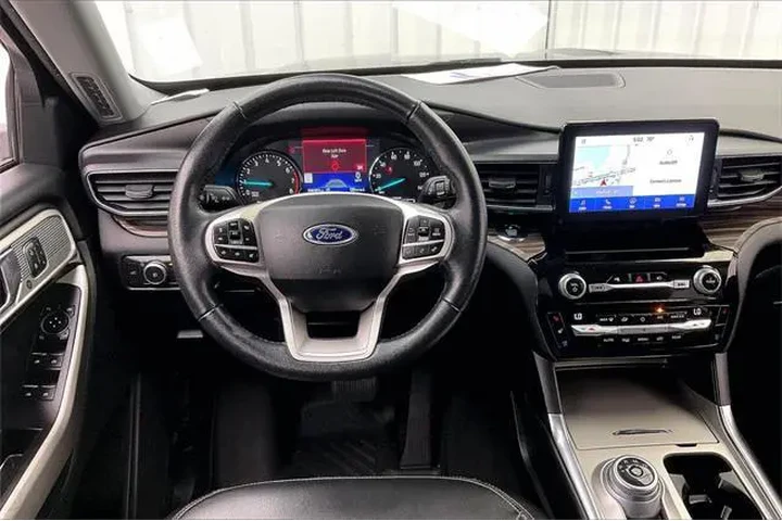 $19690 : Ford Explorer 2021 AWD Limit image 5